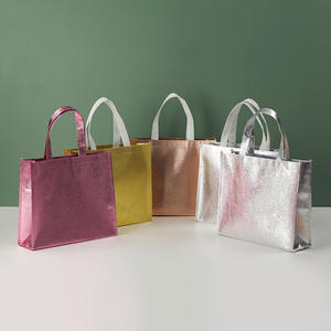 Venta al por mayor de bolsas de la compra de lujo no tejidas personalizadas laminadas de PP metálicas doradas y plateadas con logotipo - Product Image 6