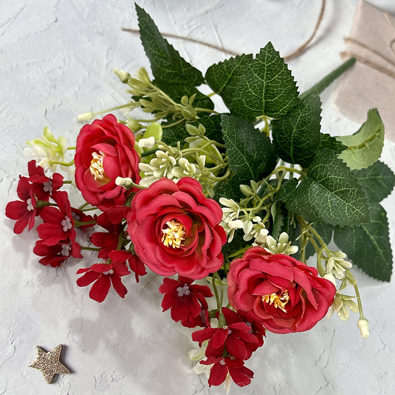 สีแดงสด