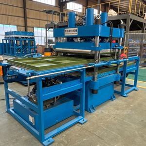 Machine à presser les carreaux de caoutchouc à 2 couches de travail 1000mm Machine de fabrication de carreaux de sol pour <span class=keywords><strong>tapis</strong></span> en caoutchouc à partir de déchets Poudre de caoutchouc pour pneus - Product Image 3