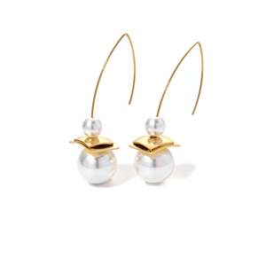 Pendientes de Moda con Diseño de Perlas, Acero Inoxidable 316L, Baño de Oro PVD, Resistentes y Sostenibles - Product Image 1