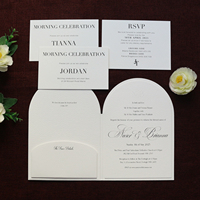 Ensemble d'invitations de mariage en folio à couverture rigide en forme d'arche, en papier épais de coton, avec impression typographique et pliage en velours