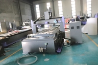 Machine de gravure et de découpe CNC 1325 ATC à 3 axes avec changeur d'outils automatique pour l'industrie du meuble
