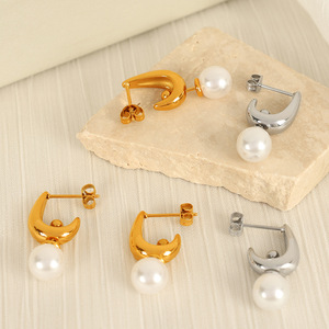 Pendientes Geométricos con Perlas de Agua Dulce en Forma de U, Aleación de Zinc, Oro y Plata, Joyería de Moda - Product Image 1