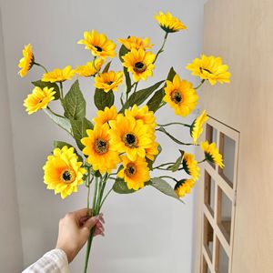 Arrangement floral décoratif de tournesols artificiels en soie jaune, haute simulation, bouquet pour la décoration de la maison - Product Image 3