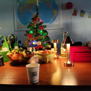 Groothandel Moderne Rosegoud Bronzen LED Metalen Tafellamp Oplaadbaar Draadloos Nachtlampje Dimbaar Aanraakbediening Flexibele Batterij - Product Image 3