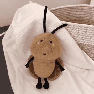 Cadeau farfelu amusant pour le Poisson d'avril : Jouet blagueur en peluche en forme de cafard, adorable et inattendu, idéal pour les fêtes et les plaisants tours sur les amis - Product Image 3