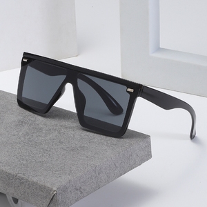 Firstsense Moda Personalidad Gama alta Una pieza Marco grande Gafas de sol con protección solar Gafas de Sol de estilo europeo y americano - Product Image 1