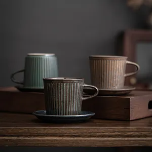 Juego de taza de café y platillo de cerámica Retro, taza de café con leche de té de la tarde de lujo ligera de estilo europeo