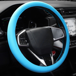 Couverture de <span class=keywords><strong>volant</strong></span> en silicone Accessoires automobiles 2026 Housse de <span class=keywords><strong>volant</strong></span> accessoire pour décoration intérieure de voiture <span class=keywords><strong>Golf</strong></span> Toyota Camry - Product Image 6