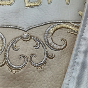 Housse de Challah en similicuir PU de qualité supérieure, design classique, avec broderie métallique, facile à nettoyer, pour le Shabbat juif - Product Image 6