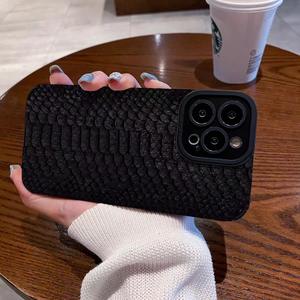 Funda de teléfono con escamas negras de estilo de <span class=keywords><strong>hombre</strong></span> a la moda para iPhone 12 13 Mini Funda trasera para iPhone 15 Pro Max 14 Plus 13 12 11 Pro Max Funda - Product Image 4