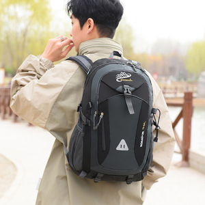 กระเป๋าเป้สะพายหลังเดินป่า 40 ลิตร สายสะพายไหล่ปรับได้ กระเป๋าเดินทางกลางแจ้งสำหรับทุกเพศ สีพื้น น้ำหนักเบา ดีไซน์ทนทาน - Product Image 3