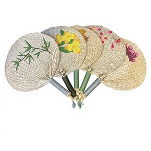 Pendentif tissé à la main en feuille de bambou écologique avec pompon, artisanat naturel, art populaire traditionnel, cadeau de fête, ornement suspendu pour la maison - Product Image 6