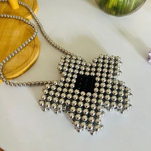 [สินค้าสำเร็จรูป] กระเป๋าสะพายข้างแฮนด์เมดมินิเพิร์ลสุดอินเทรนด์พร้อมลูกปัดรูปดาวห้าแฉกสำหรับผู้หญิงฤดูร้อน - Product Image 3