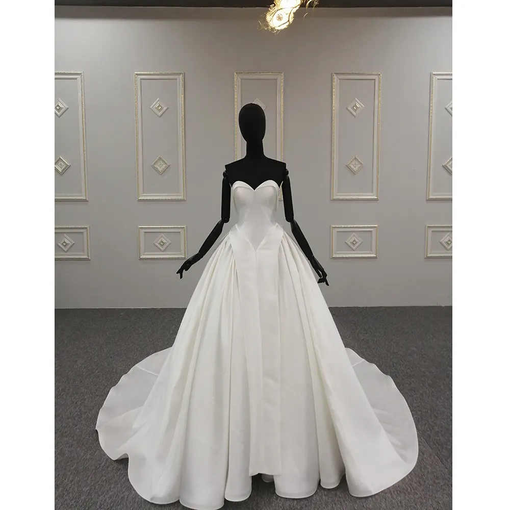 Europese En Amerikaanse Hot Selling Eenvoudige Moderne Plain White A-lijn Lustrous Satin Wedding Gown Bridal