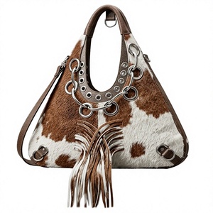 Bolso Tote de Cuero Vacuno Estilo Bohemio con Asa de Cadena y Detalle de Flecos para Mujer - Product Image 2
