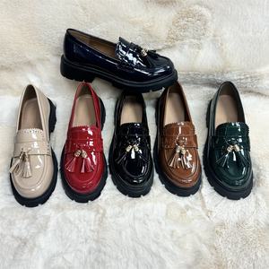 Модная классическая женская обувь в британском стиле, Маленькая кожаная обувь, новая кожаная обувь с толстой подошвой, с кисточками - Product Image 1