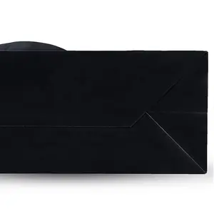 कस्टम लोगो मुद्रित पदोन्नति लक्जरी खुदरा कॉस्मेटिक परिधान जूते पैकेजिंग काले 250 जीएसएम कला कागज शॉपिंग बैग के लिए कपड़े