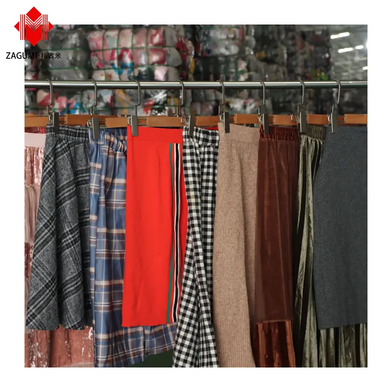 Famosa marca vestidos largos trajes sin mangas mameluco hermoso para damas y caballeros ropa usada de vendedores de Corea del Sur