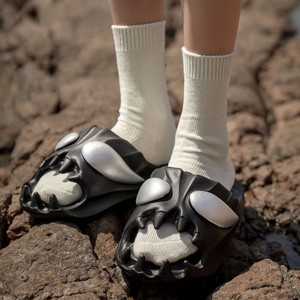 Sandalias de hombre con diseño de cara de monstruo de terror, de EVA, con suela gruesa, antideslizantes, informales, para uso en casa, al aire libre y en la playa. - Product Image 3