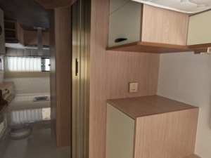 Ecocampor Remorque <span class=keywords><strong>de</strong></span> camping-car en aluminium Ultimate Ver. Caravane <span class=keywords><strong>de</strong></span> luxe à double essieu pour famille, avec cuisine et salle <span class=keywords><strong>de</strong></span> bain, idéale pour les voyages - Product Image 6