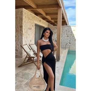 Robe de cocktail noire Liana à encolure asymétrique - Product Image 3
