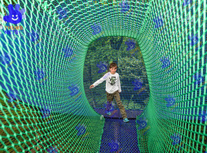 Parque de Diversões Colorido com Rede de Escalada e Trampolim ao Ar Livre ThumbNet TN007 - Product Image 2