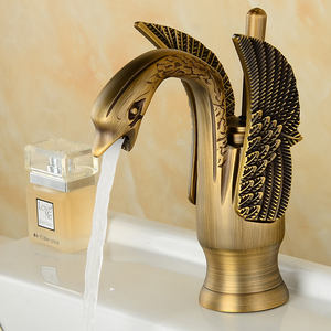 Grifo de Lavabo Europeo Antiguo de Cobre, Mezclador de Agua Fría y Caliente con Diseño Animal, Grifo de Lavabo para Encimera - Product Image 3