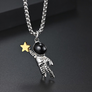 2022 nouvelle étoile cueillette astronaute astronaute Taige bijoux acier pendentif garde or rêve étoile cueillette collier - Product Image 2