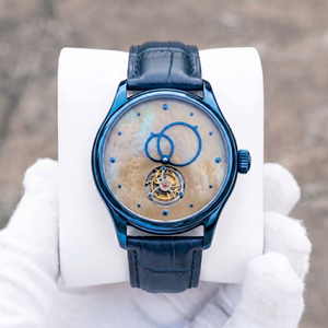 นาฬิกาตูร์บิญองแบบกลไกสั่งทำพิเศษจากโรงงาน (OEM) ตัวเรือนเคลือบ PVD สีน้ำเงินสุดหรู เข็มนาฬิกาดีไซน์เฉพาะตัว สายสแตนเลส กระจกแซฟไฟร์ นาฬิกาข้อมือผู้ชายสายหนัง - Product Image 3