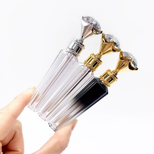 Populares tubos vacíos para brillo labial con diseño de corona, tubos personalizados para brillo labial con aplicadores, envases para brillo labial de marca privada - Product Image 2