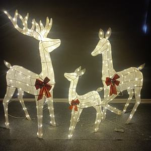 Décorations de cerfs de Noël éclairées par la famille de rennes illuminés pour l'affichage de vacances en plein air - Product Image 4