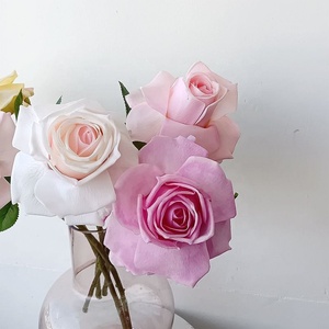 O-X3043 Roses artificielles de haute qualité, aspect réaliste, décoratives pour mariage, blanches, rouges, ivoire, pour la décoration de la maison et des mariages - Product Image 2
