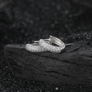 Orecchini a Cerchio Piccoli in Argento Sterling 925 con Diamanti, Design di Lusso Elegante e Versatile per Donne - Product Image 4