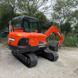 Mini-pelle Doosan DX60 de 6 tonnes d'occasion 5-50T à couverture complète Poignées pour petits espaces Grands chantiers Choix rentable et fiable - Product Image 1