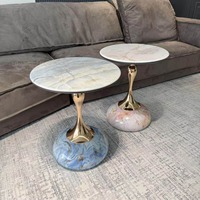 Table console moderne et créative en fer pour salon de villa avec plateau en marbre, petite table d'appoint pour canapé et étagère de balcon