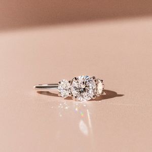 Elegante Anillo de Compromiso de Cristal Blanco Plateado, Joyería para Propuesta de Matrimonio, Anillo de Regalo de Boda para Mujer, Anillo de Promesa - Product Image 3