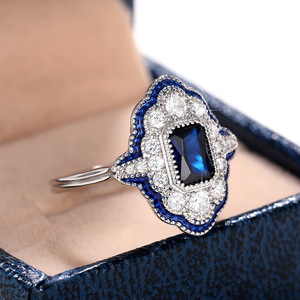 Anello da Donna in Smalto Blu Pavone con Design Traforato, Sottile e Impilabile, Regalo di Gioielleria Unico per Uso Quotidiano - Product Image 5