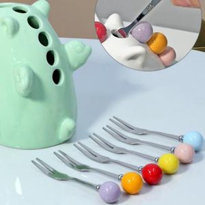 Ensemble de bocaux de stockage de fourchette à fruits en céramique <span class=keywords><strong>licorne</strong></span> Design Art déco Brochette de fruits de sécurité durable pour enfants pour un dessert à la maison - Product Image 3