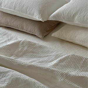 Ensemble de couvre-lit matelassé moderne fait à la main pour les hôtels à la maison disponibles tailles King Queen motifs imprimés floraux exportation pour le commerce extérieur - Product Image 3