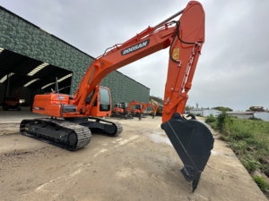 Doosan รถตักตีนตะขาบ DX225มือสองน้ำหนัก22.5ton ใช้งานร่วมกับส่วนประกอบหลักตลับลูกปืนปั๊มเกียร์ของเครื่องยนต์ - Product Image 6