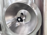 Cuve de Fermentation Conique en Acier Inoxydable SS304 de 300L, 500L, 800L avec Chemise de Refroidissement pour la Production Commerciale de Bière Artisanale