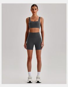Conjunto Deportivo de <span class=keywords><strong>2</strong></span> Piezas de Alta Calidad Personalizado: Top Deportivo y Pantalones Cortos para Gimnasio, Ejercicio, Deportes al Aire Libre, Yoga y Fitness - Product Image 2