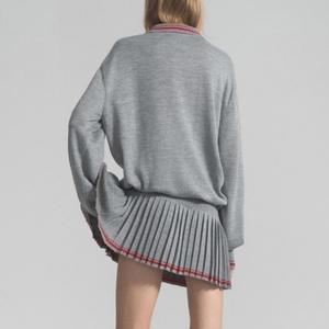 Conjunto Deportivo de Alta Calidad para Mujer, 100% Algodón French Terry Grueso, Sudadera con Hombros Caídos y Falda Deportiva Plisada - Product Image 2