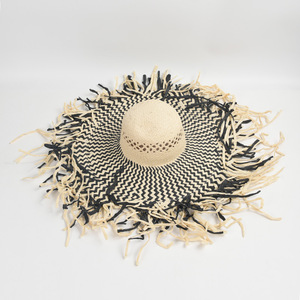 Chapeau de soleil de plage tendance pour femmes, nouvelle arrivée 2024, style décontracté, bord brut, large bord, deux tons, tissé en papier, chapeau souple - Product Image 2