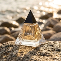 Precio de Fábrica OEM, Nuevo Diseño, Botella de Perfume de Vidrio con Forma Única, 30ml 50ml 100ml, Botella de Perfume Transparente Personalizada para Mujer con Tapa