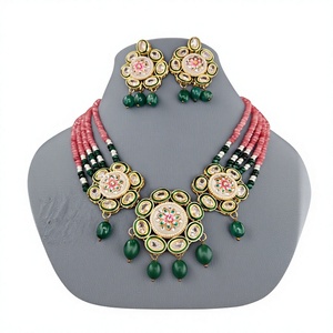 Look classique de qualité supérieure véritable collier plaqué or Kundan ensemble avec boucles d'oreilles pour femmes bijoux de créateur pour vêtements de mariage - Product Image 2