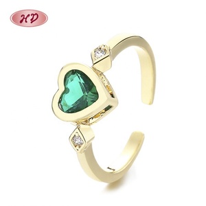 Bague en laiton plaqué or, alliage de cuivre, zircon vert, bijoux de mode pour femmes, bagues en or laminé 18 carats, vente en gros - Product Image 4