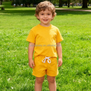 Set di abbigliamento estivo per bambini con Logo personalizzato t-shirt e <span class=keywords><strong>pantaloncini</strong></span> in cotone Casual 2 pezzi set di abbigliamento per ragazzi all'ingrosso - Product Image 3