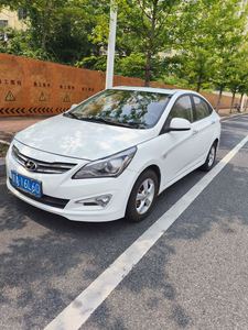 <span class=keywords><strong>Hyundai</strong></span> <span class=keywords><strong>Accent</strong></span> Berline <span class=keywords><strong>2019</strong></span> d'occasion fiable, économe en carburant, faible kilométrage, boîte automatique, sièges en cuir et caméra de recul - Product Image 2